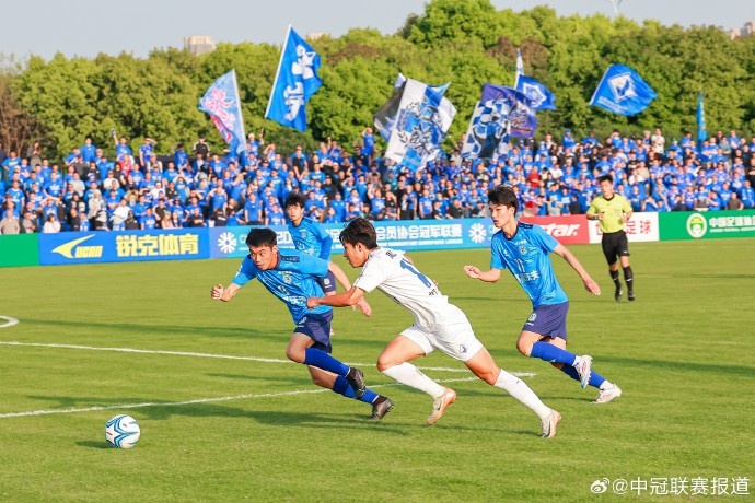中冠综述:两场大屠杀 安徽皖美7-0南京龙胜 江苏常晋5-0济南林凯赛福 中冠综述:两场大屠杀 安徽皖美7-0南京龙胜 江苏常晋5-0济南林凯赛福