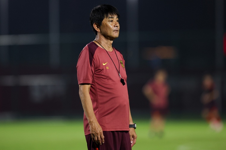 浮嶋敏低开高走:U17国足杀入决赛,临场换位何思凡成关键